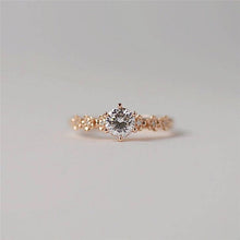 Load image into Gallery viewer, Flower Solitaire Ring
