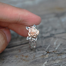 Load image into Gallery viewer, Elegant Rose Flower Ring