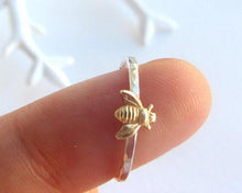 Load image into Gallery viewer, Simple Tiny Sterling Silver Bee Ring